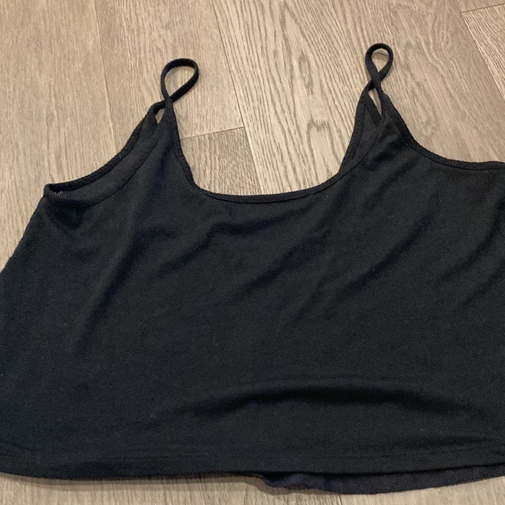 2 cropped camisoles La Senza and Ardene - Picture 6 of 9